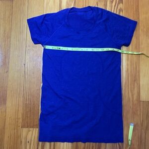 Lululemon purple/blue swiftly tech shirt - size 8